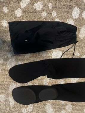 Black  Yeezy Socks with Carry Pouch